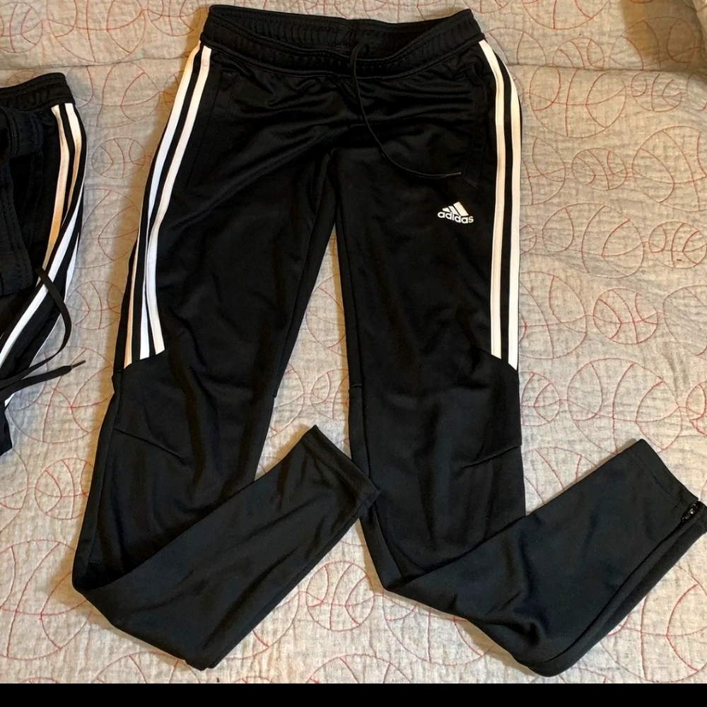 2 Adidas Climacool joggers